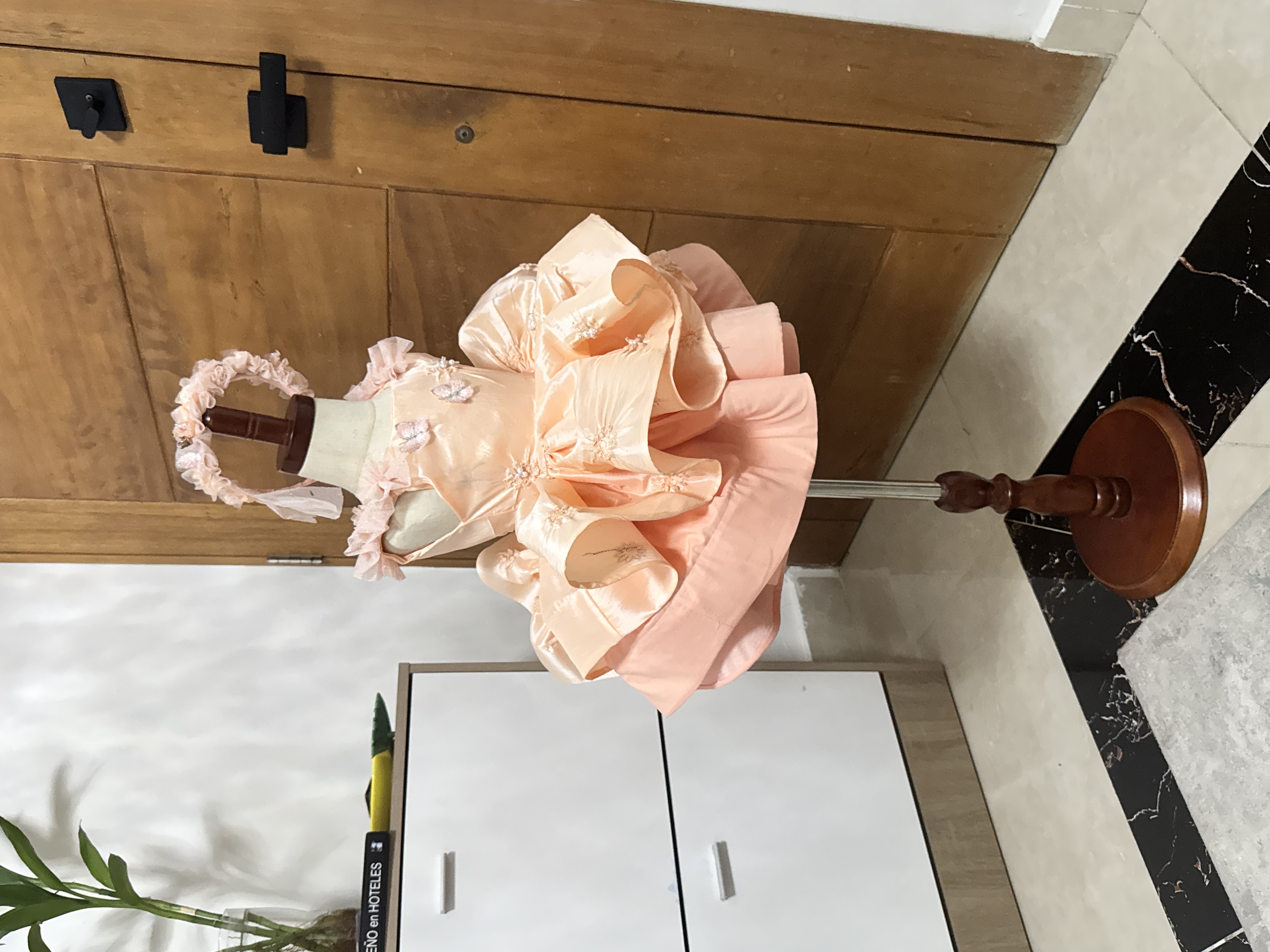 Vestido peach capas